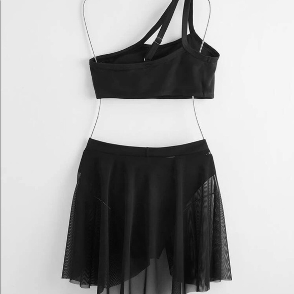 Chic Black One Shoulder Strap Bikini and Mesh Skirt Set - Picture 3 of 6